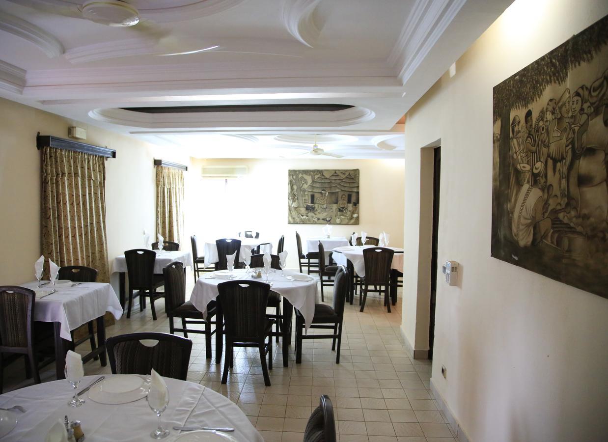 Le Baobab Hotel Bamako Bagian luar foto